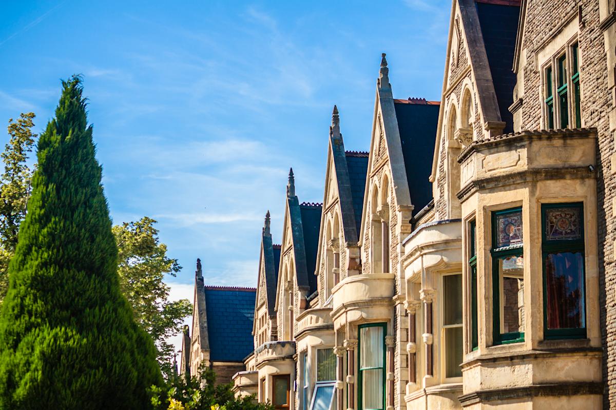 Major lenders offer better sub-4% mortgages amid mini price war