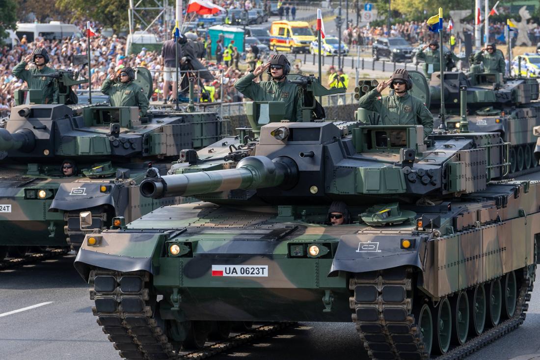 Polnische Kampfpanzer K2 „Black Panther“ bei einer Parade. (Archivfoto)