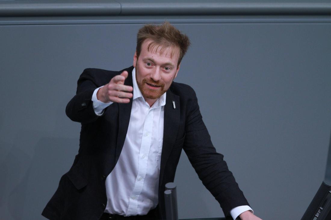 Berlin, Deutschland, 22.09.2023: Sitzungswoche im Deutschen Bundestag; Karl Bär, Bündnis90/Die Grünen, hält eine Rede zu