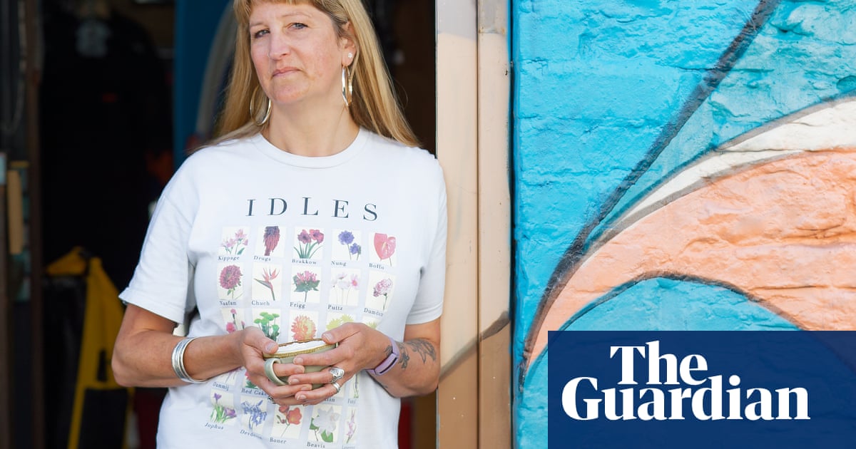 Woman who livestreamed Kneecap Glastonbury set tells of online abuse | Kneecap