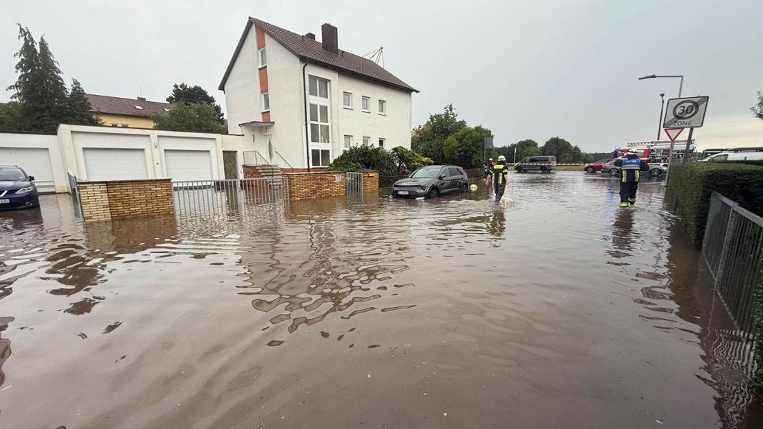 Infolge der sintflutartigen Regenfälle standen in Nürnberg ganze Straßenzüge unter Wasser.