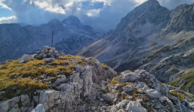 Po sledeh soške fronte - Plešivec, greben Vratni vrh-Jelenk-Pri Banderi, sedlo Prevala