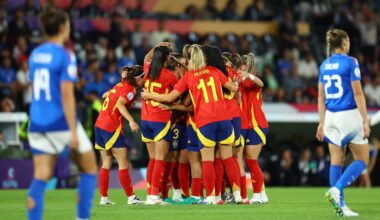 Las jugadoras de la selección española celebran el segundo gol ante Italia.