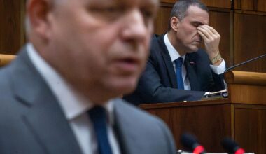 Štátna mafia v najlepšej kondícii: Policajta Vargu, ktorý vyšetroval Fica a Žilinku po prepustení z cely vysadili v nočnom Brezne, 150 kilometrov od domova. Musela poňho prísť manželka