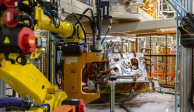Japan’s car industry sees surge in robot installations