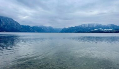 A Blick aufn winterlichen Traunsee, damit da in der Sommerhitze a bissl kalt wird
