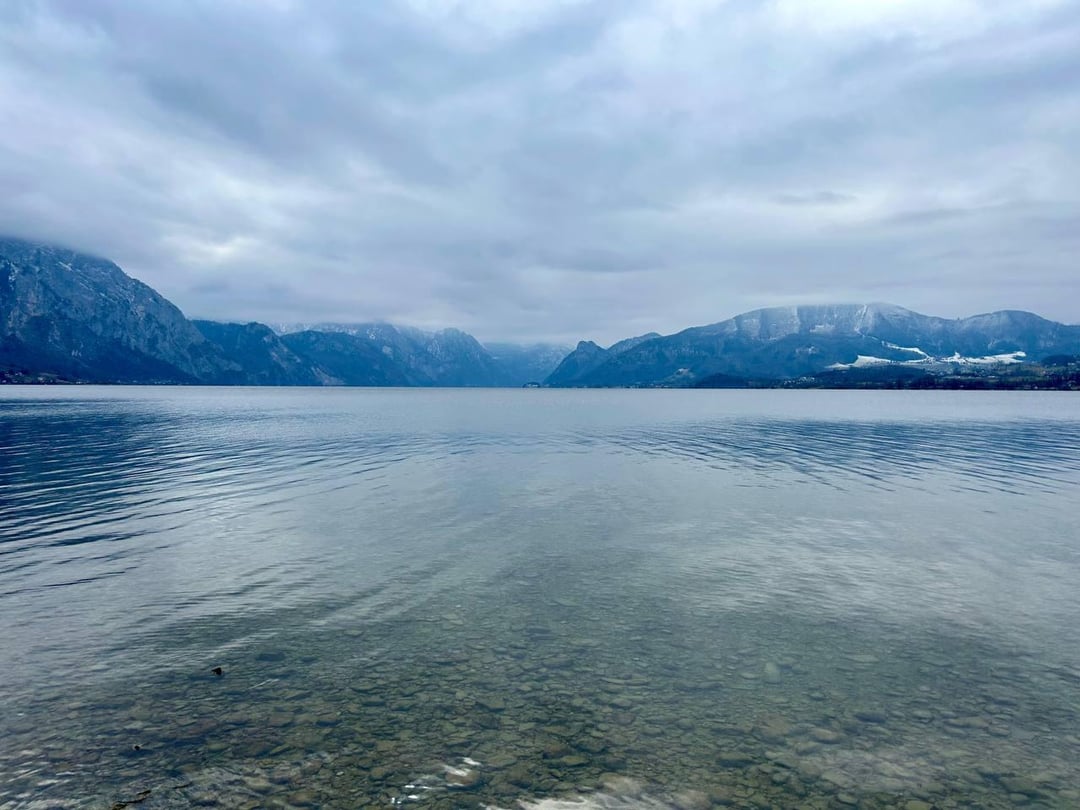 A Blick aufn winterlichen Traunsee, damit da in der Sommerhitze a bissl kalt wird