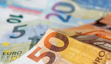 European Central Bank seeks designers for new euro banknotes