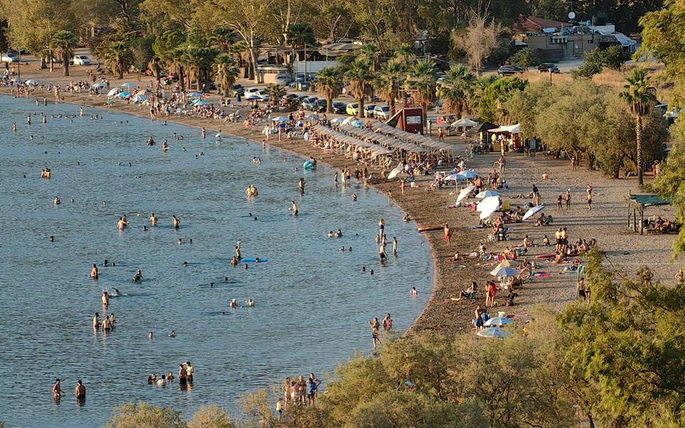 High temperatures persist across mainland Greece
