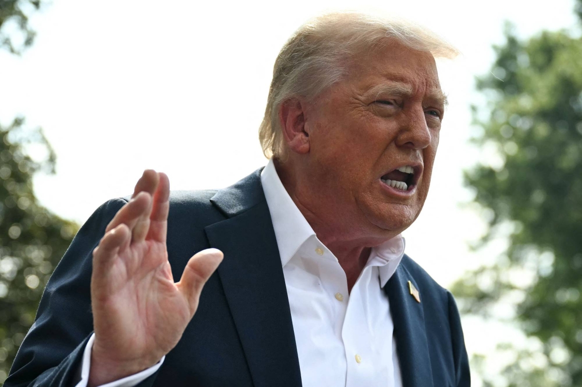 Trump intensifies trade war with threat of 30% tariffs on EU and Mexico