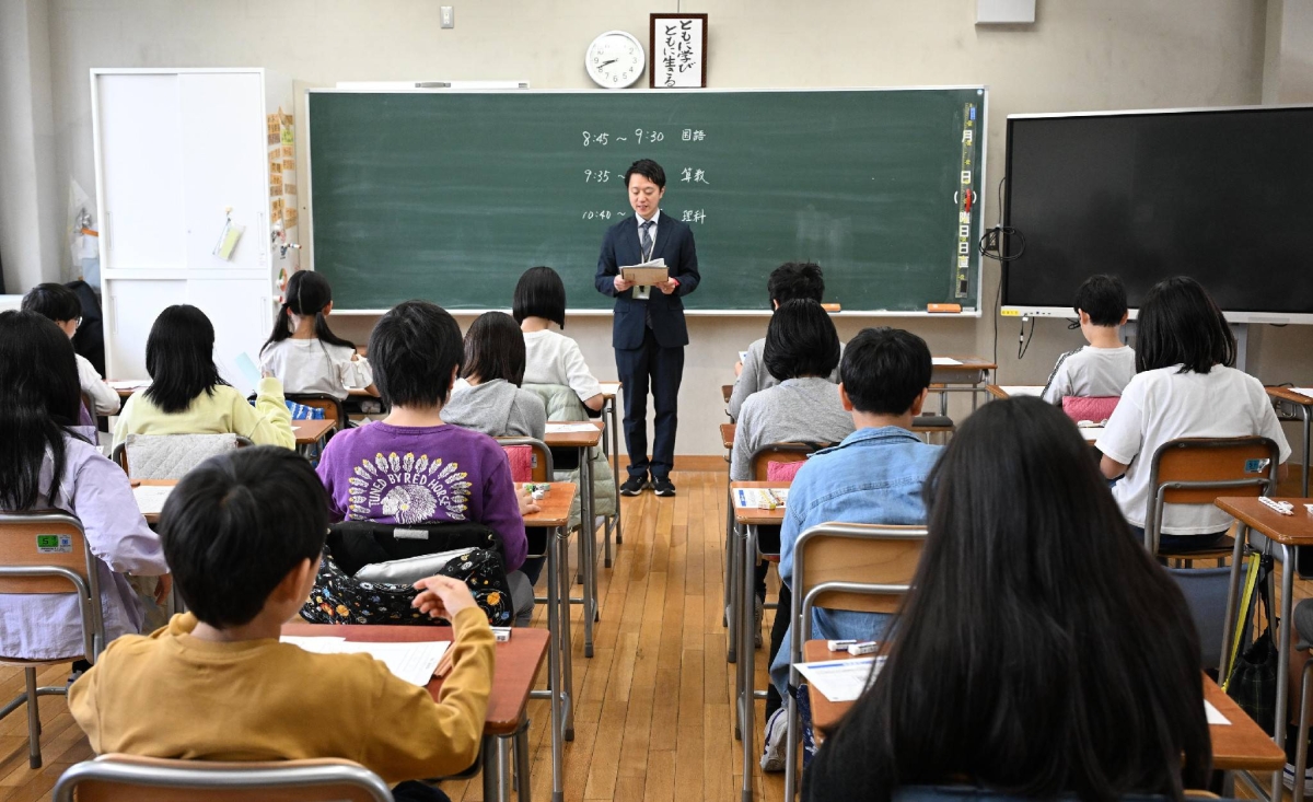 Students in Japan struggle with Japanese language and math sections on national exam