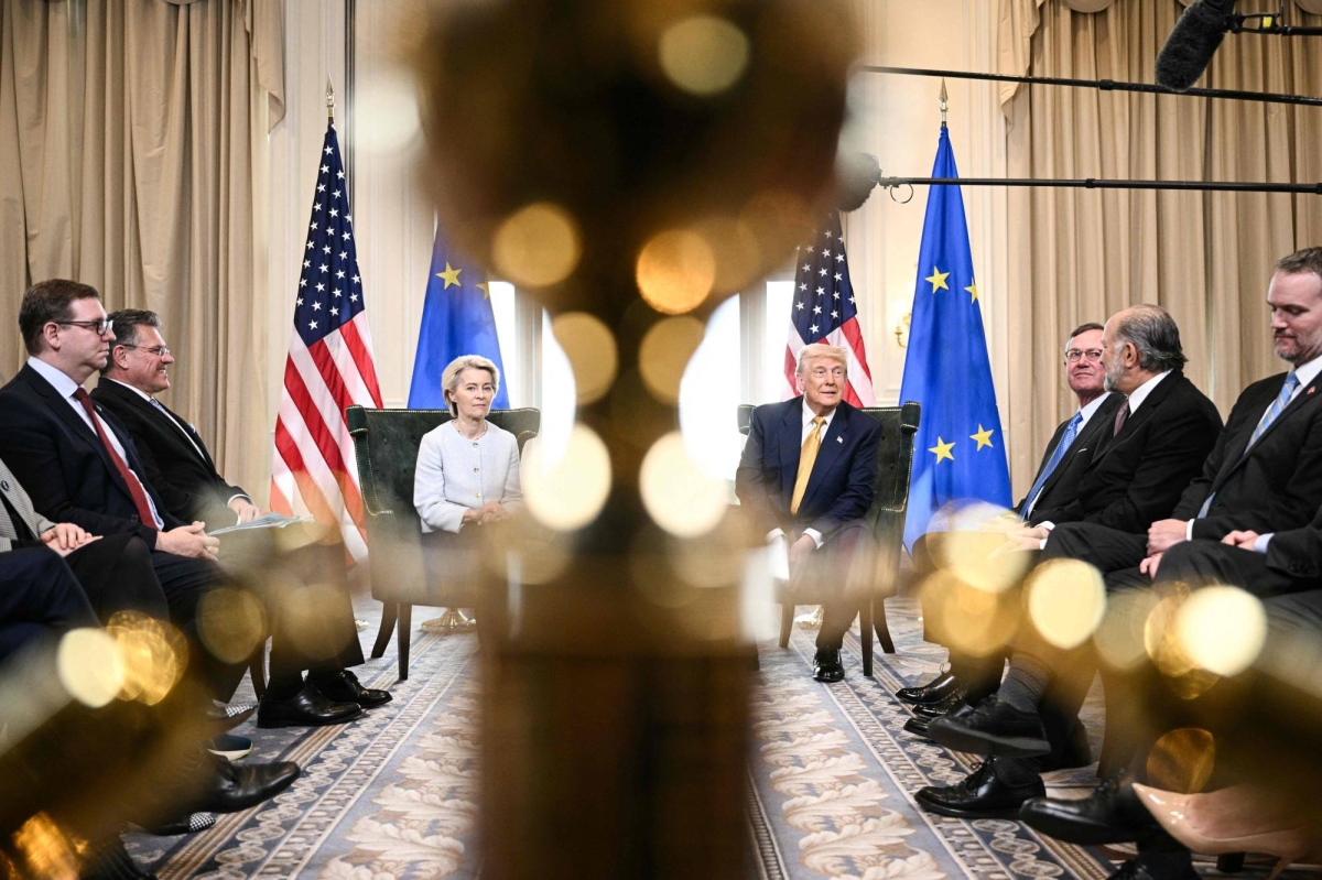 Out-gunned Europe accepts least-worst U.S. trade deal