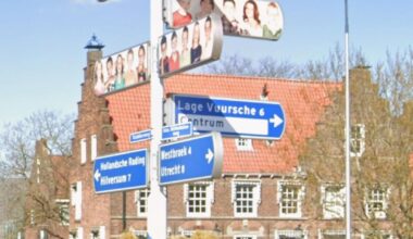 Waarom staan er kinderen op deze wegwijzers?