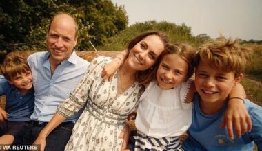 Kate and William consider leaving cosy Adelaide Cottage for a grander home