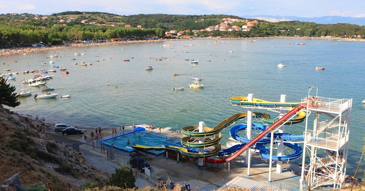 Slipped from father's arms on pool slides and fell onto concrete - German toddler dies in Croatia - Telegraph
