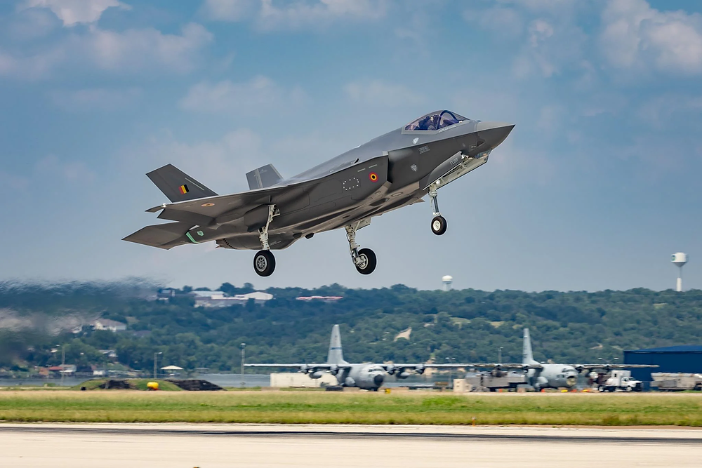 La Belgique muscle son aviation !