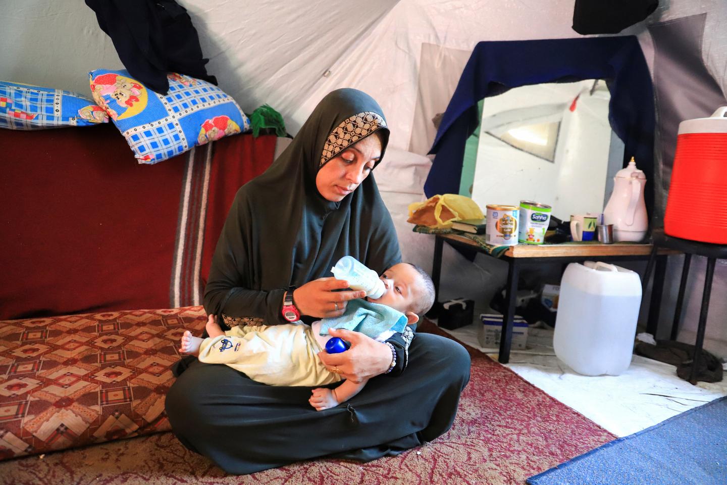 Guerre à Gaza : alors que des bébés meurent de faim dans l’enclave côtière, Israël continue de restreindre l’entrée du lait infantile
