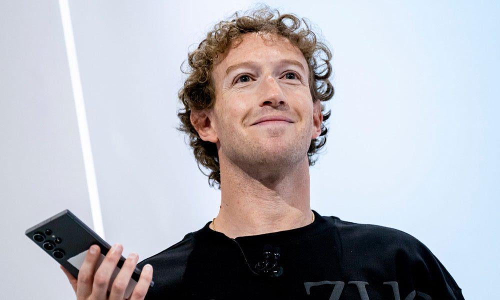 Military Leaders Shocked as Mark Zuckerberg Crashes Top-Secret Oval Office Meeting