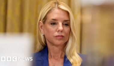 Donald Trump defends Pam Bondi over Jeffrey Epstein files