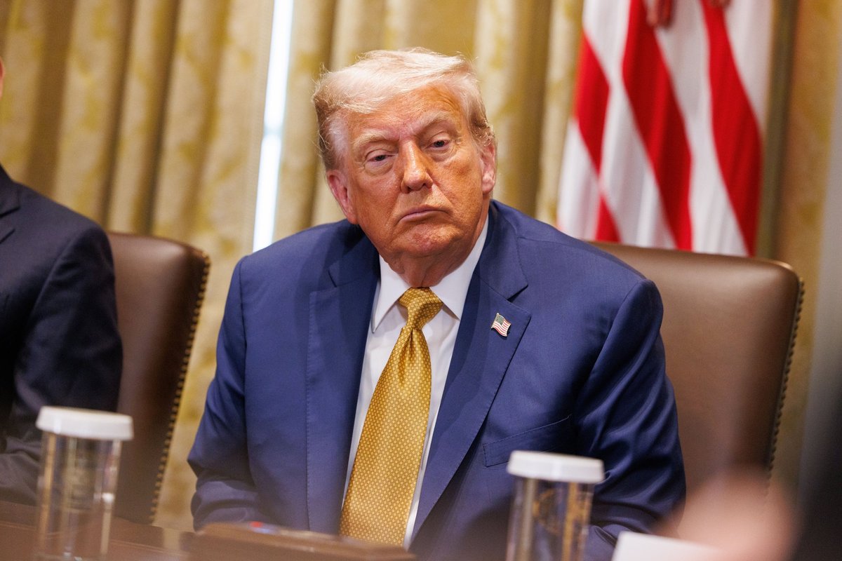 Karas Ukrainoje. Žiniasklaida: Trumpas gali patvirtinti naują karinę pagalbą Ukrainai - Delfi