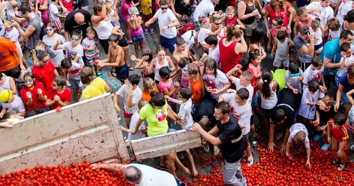 Estas son las mejores fiestas de pueblo de España para disfrutar en verano