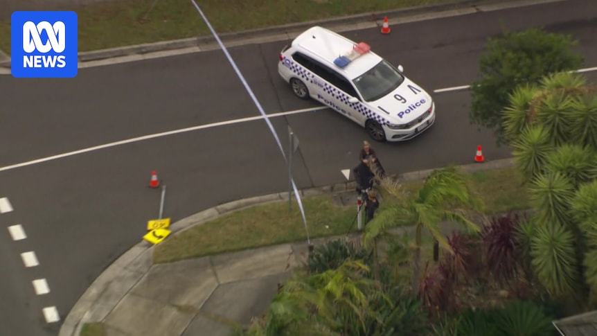 One dead after pedestrians struck by vehicle in Wantirna South in Melbourne's east