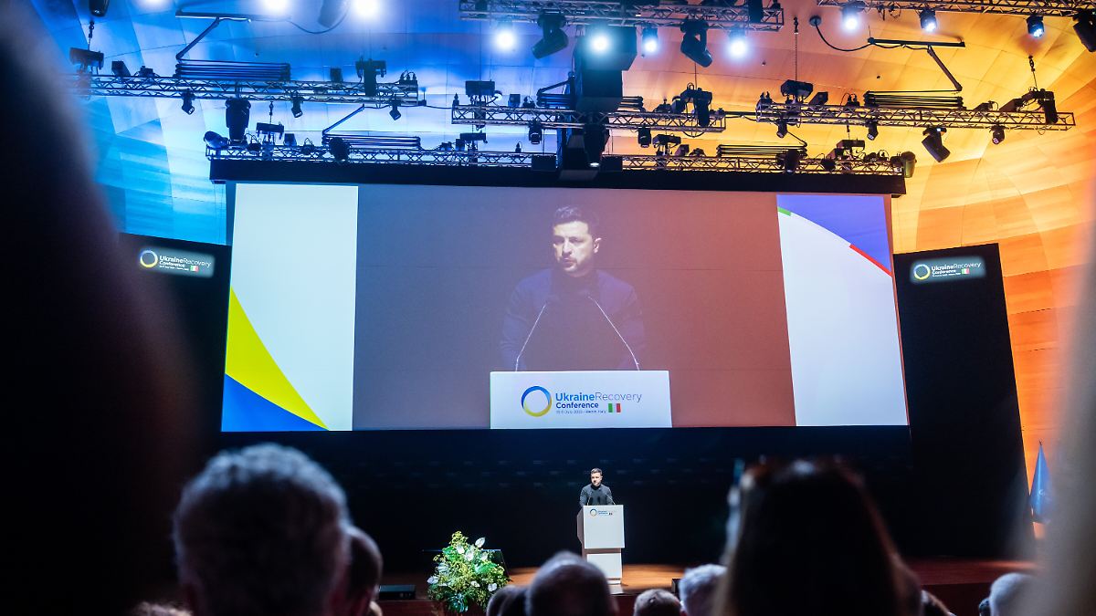 Wiederaufbaukonferenz in Rom: KfW richtet Ukraine-Fonds ein - Selenskyj appelliert an Partner