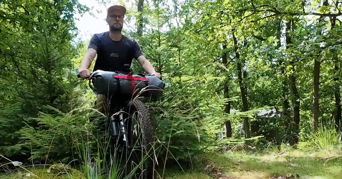 Simon fietst door Nederland om geld op te halen voor No Guts No Glory | Nieuws