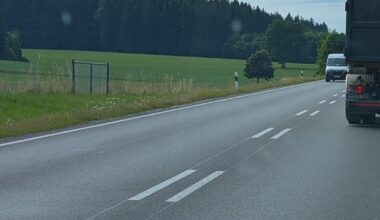 Does anyone know what the double dashed lines mean in Germany? This one stretched for dozens of miles.