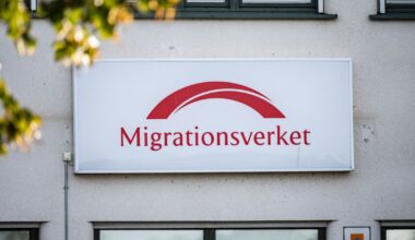 Färre söker asyl i Sverige