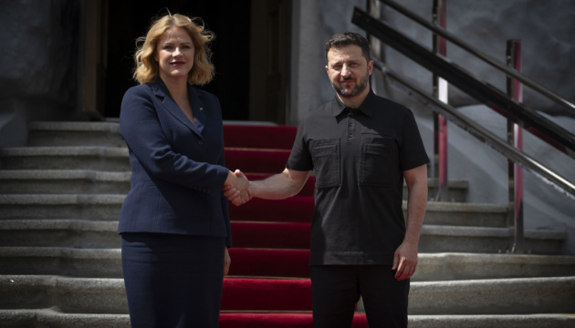 Zelensky meets with Latvian PM