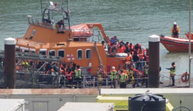 English Channel chaos as 600 small boat migrants attempt crossing | Politics | News