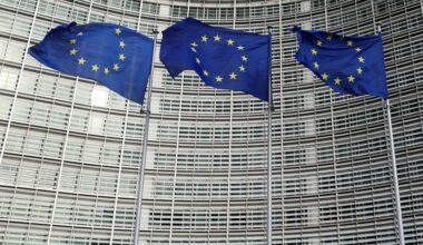 Exclusive-European Commission to propose floating Russian oil price cap