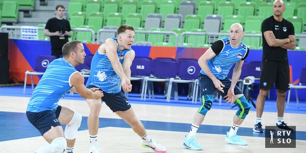 Slovenci po izgubljenem uvodnem nizu stopili na plin