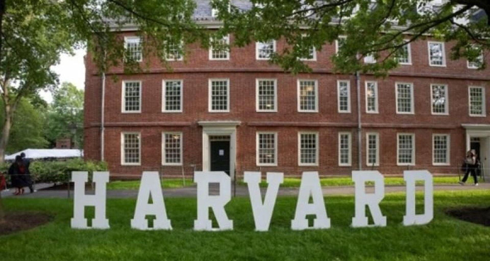 Le gouvernement Trump accuse Harvard d’antisémitisme et menace de couper ses subventions