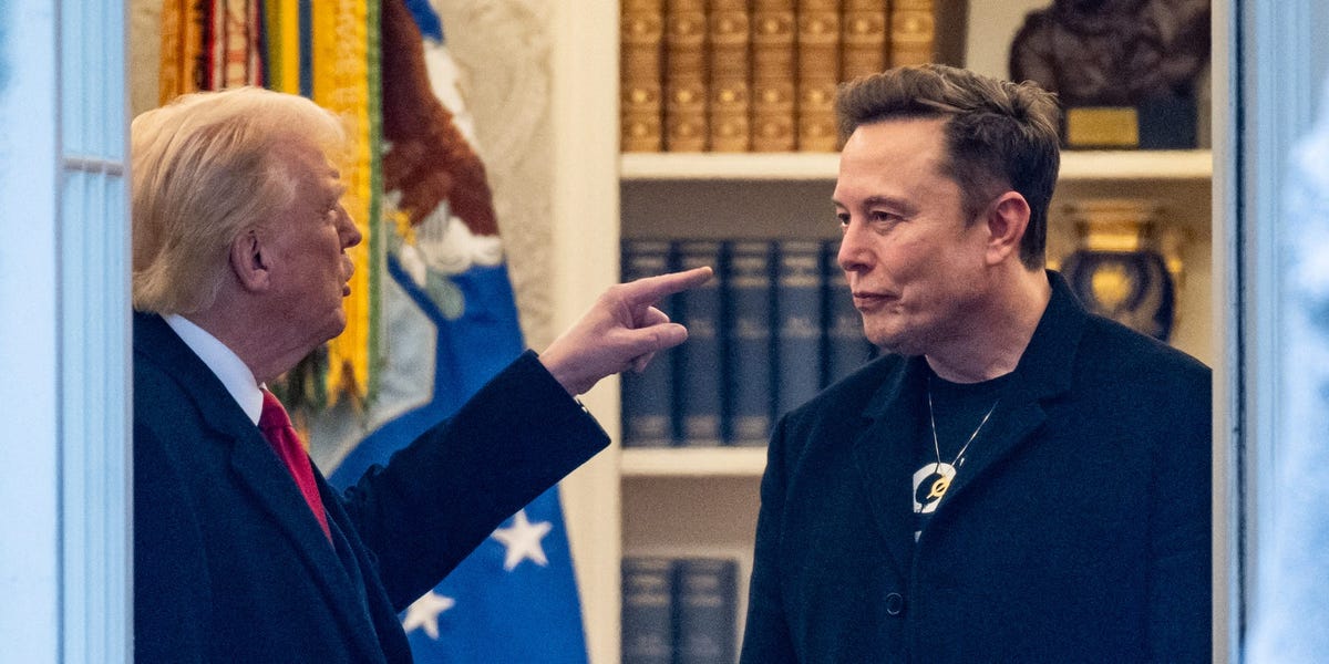 White House Suggests Trump Doesn't Want XAI to Have Federal Contracts