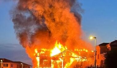 Cuneo, a fuoco un edificio a Cherasco. Al lavoro i vigili del fuoco per verificare la presenza di persone