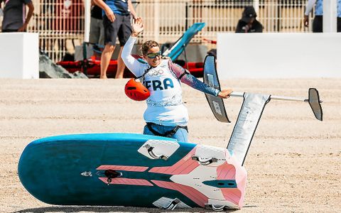 La planchiste sablaise a décidé de remettre le cap sur les JO de Los Angeles 2028.
