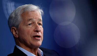 Jamie Dimon Says Markets Are Complacent About Chances of Rate Hikes