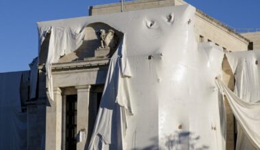 Trump to visit Federal Reserve headquarters as feud with its chair continues | Business