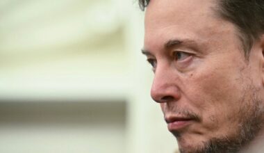 Elon Musk Amplifies Bizarre Claim That 'Women Are Built To Be Traded'
