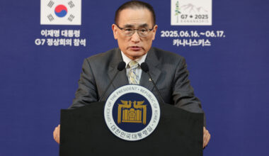 National Security Adviser Wi Sung-lac briefs reporters about the G7 summit in Canada on June 17. [JOINT PRESS CORPS]