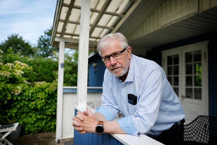 Bestyrelsesmedlemmer i kolonihaveforeninger bor selv ulovligt [møntvæg]