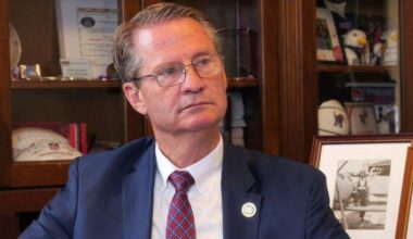 MAGA Republican Tim Burchett Kicked by Horse, Breaks Ribs
