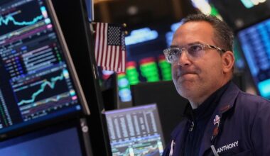 Dow, S&P 500, Nasdaq futures fall as Trump warns of 10% BRICS tariff, deals deadline looms