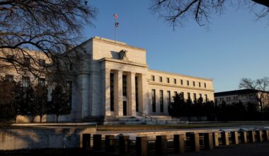 US Fed bank supervision chief takes buyout, email says
