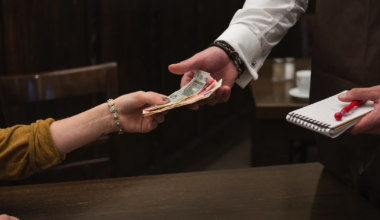 Österreich führt neue Regeln ein - das ändert sich jetzt beim Trinkgeld