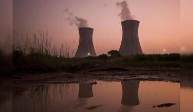 India eases sulphur norms for coal plants, reversing decade-old mandate