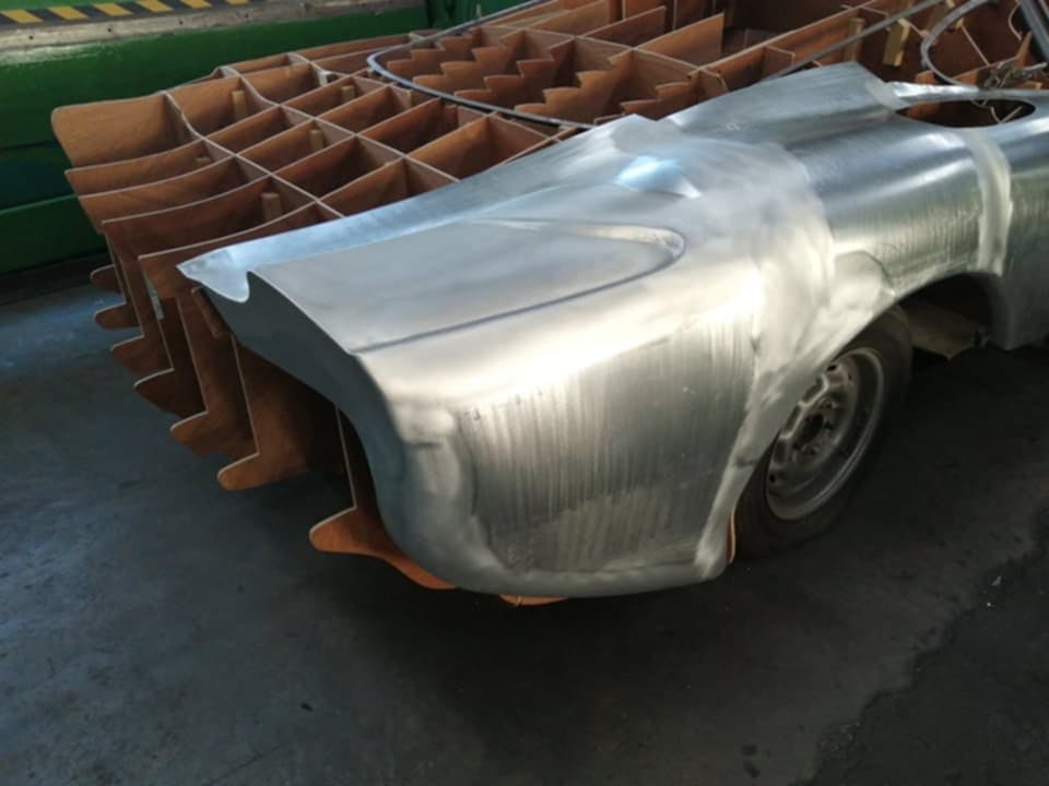 Gregson Polska Jaguar bodies buck for Xj220