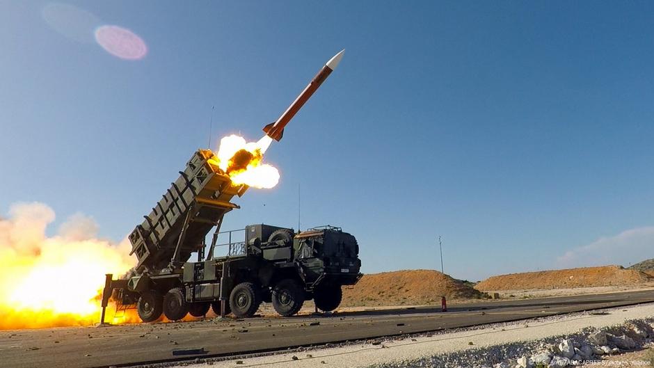 Germany pledges Patriot air defense for Ukraine – DW – 07/10/2025